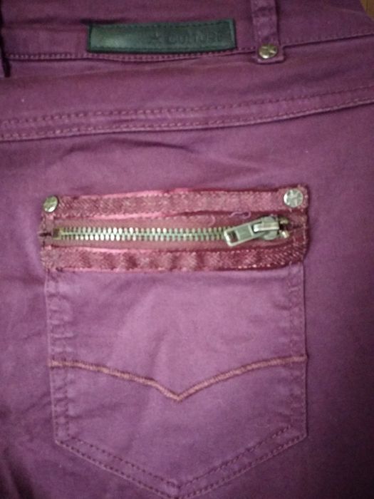 Продам женские джинсы