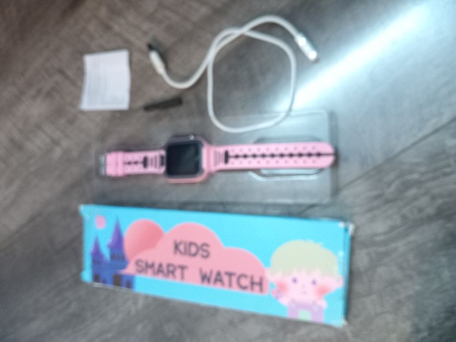 Smartwatch dziecięcy różowy GPS wodoodporny ekran dotykowy połączenia