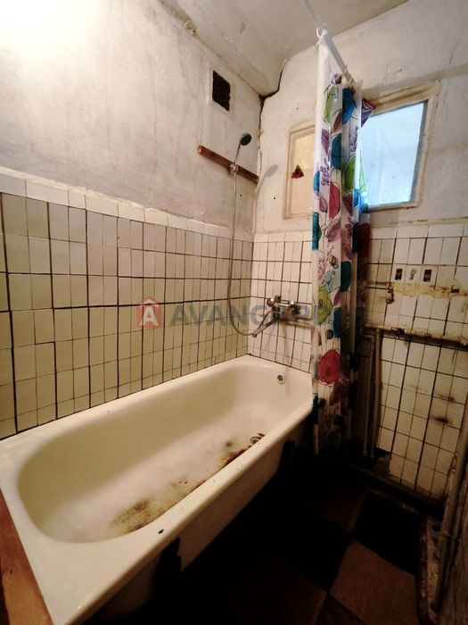Продам 3 кімнатну квартиру. Під ремонт. Р-н Вокзалів