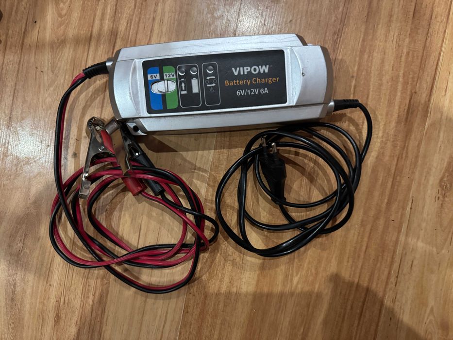 Ładowarka do akumulatorów BAT 1139