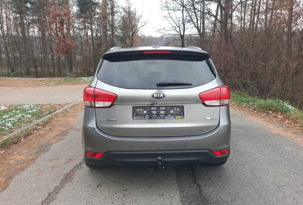 Продаж автомобіля  Kia Carens 2015 з Європи