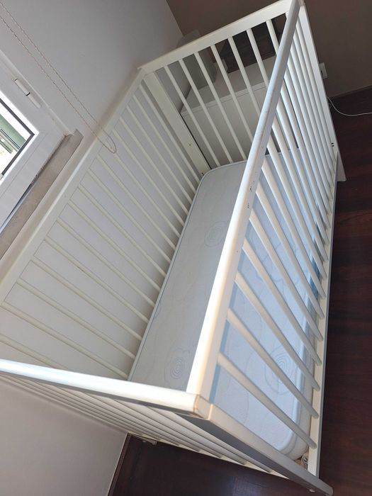 Berço IKEA e colchão