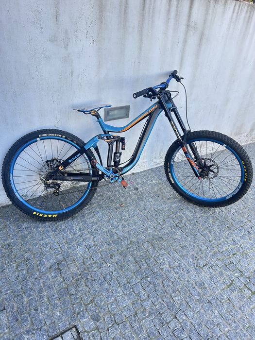 Bicicleta downhill