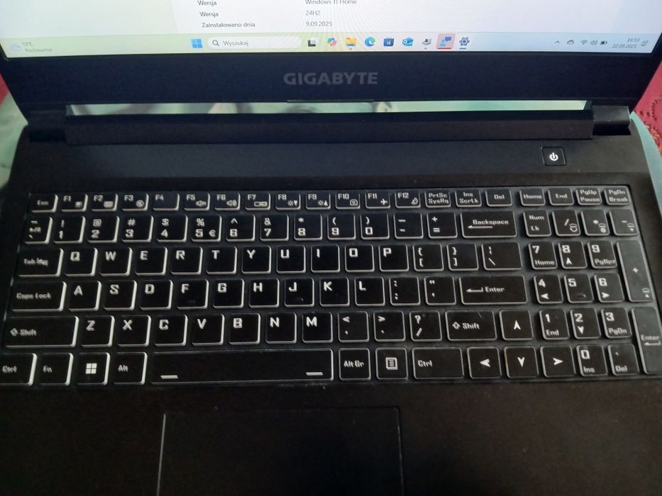 Laptop Komputer Gigabyte A5K1 (RTX 3060, RYZEN 5 5600, 32GB RAM ) stan