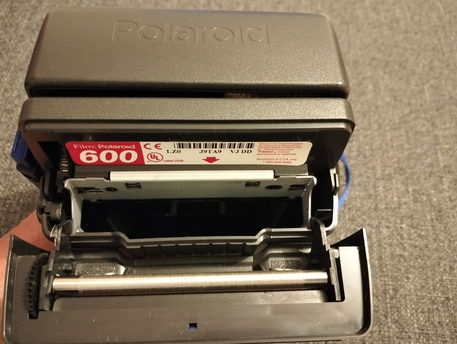 Máquina Polaroid 636