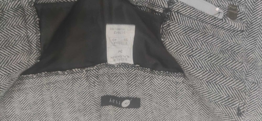 Eleganckie szare spodnie w tzw. "jodełkę" rozm. 34