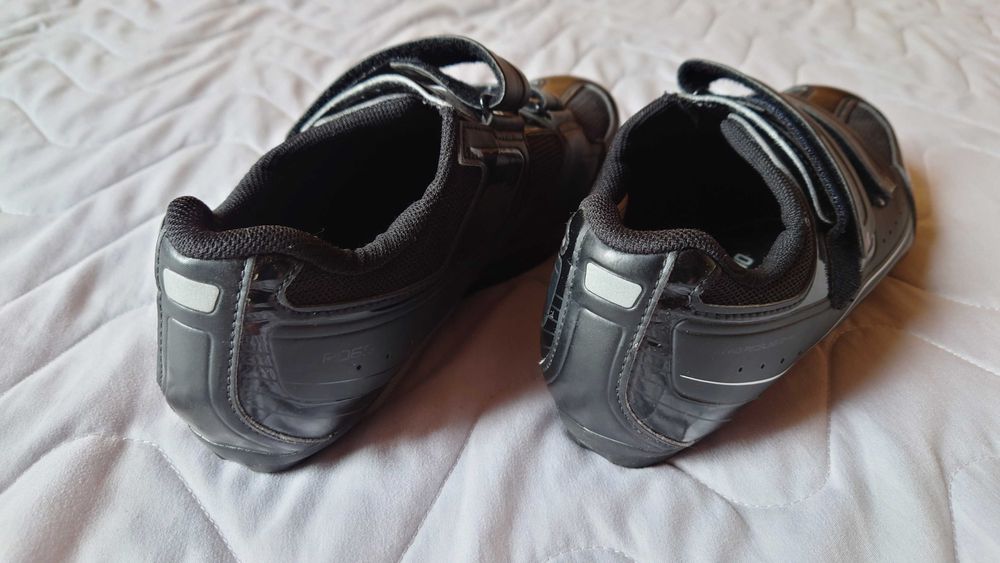 Buty szosowe Shimano R065