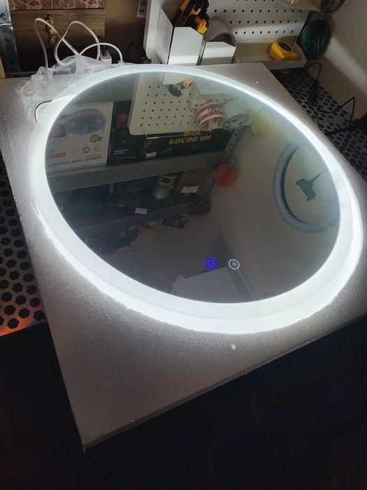 Lustro łazienkowe podświetlane