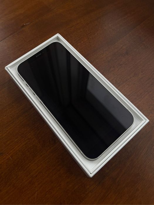 iPhone 12 – 128 GB | 100% funcional | Vidro traseiro partido