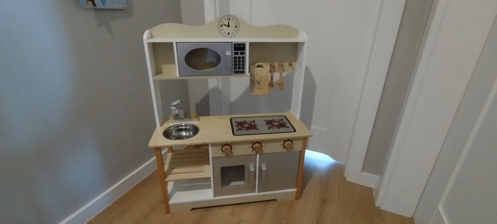 Kuchnia drewniana dla dziecka