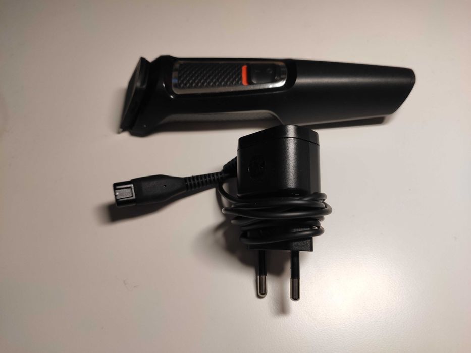 Philips Aparador Multigroom Multifunções MG 3730