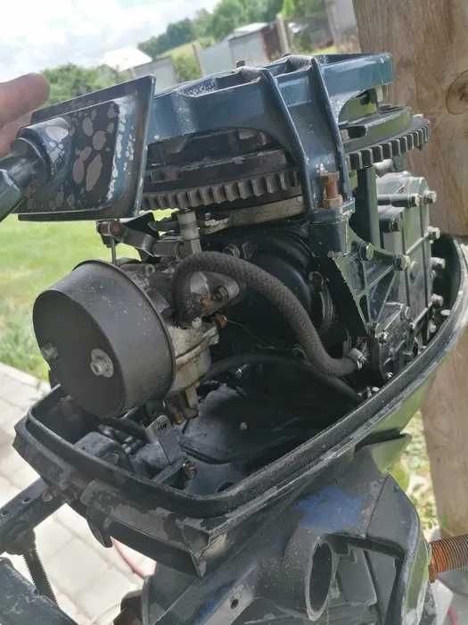 Silnik yamaha 25 KM  648 dwusuwowy, stopa S , na części uszkodzony