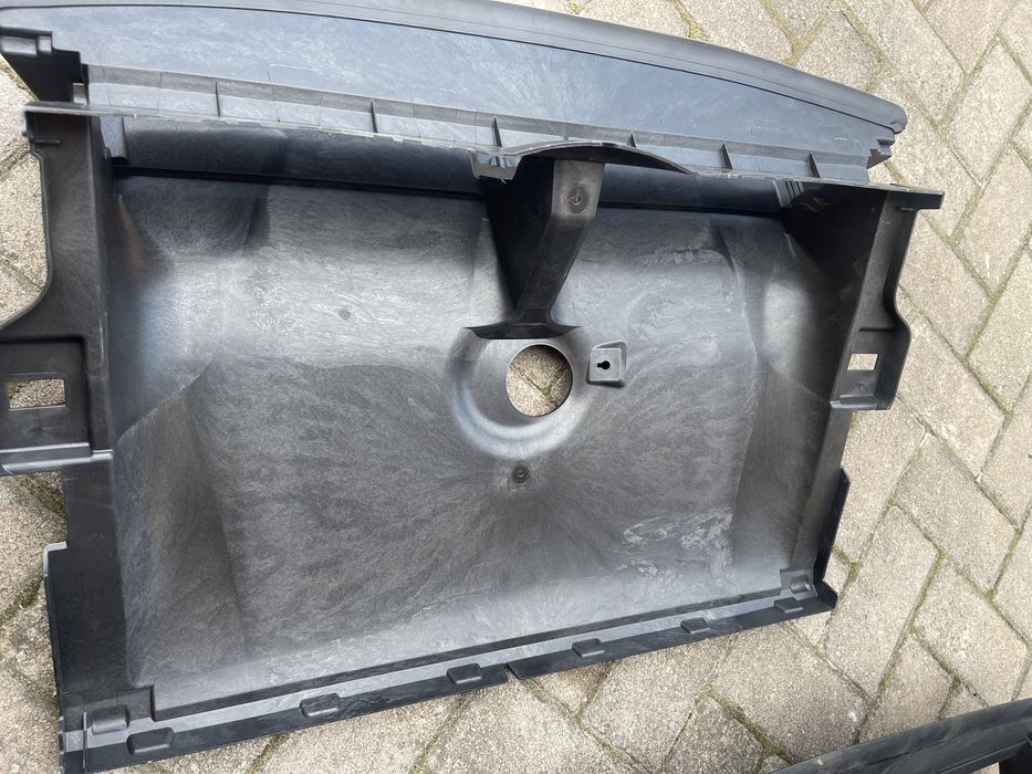 Tesla Model Y люверс оригінал