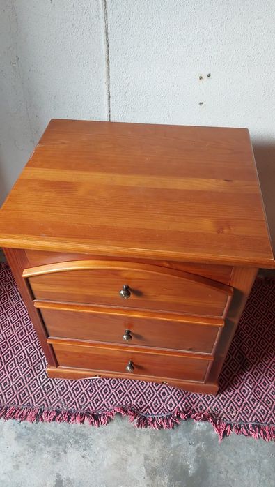 Mesinhas cabeceira feito á mão