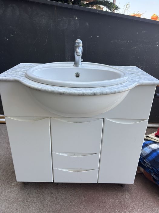 Lavatorio de wc branco completo