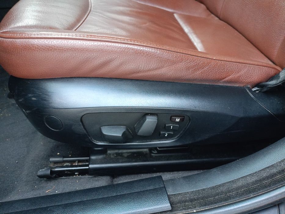 BMW e90 fotele skórzane brązowe pamięć tapicerka