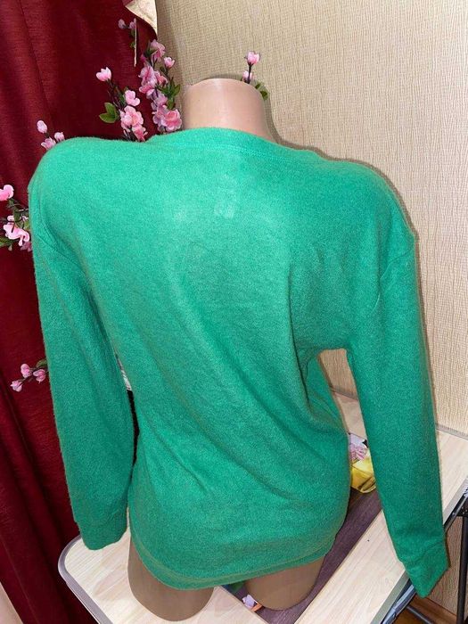 светр із новорічним принтом размер S