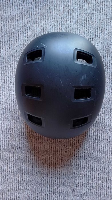 Conjunto de Protecção: Capacete e 3 Protecções Criança