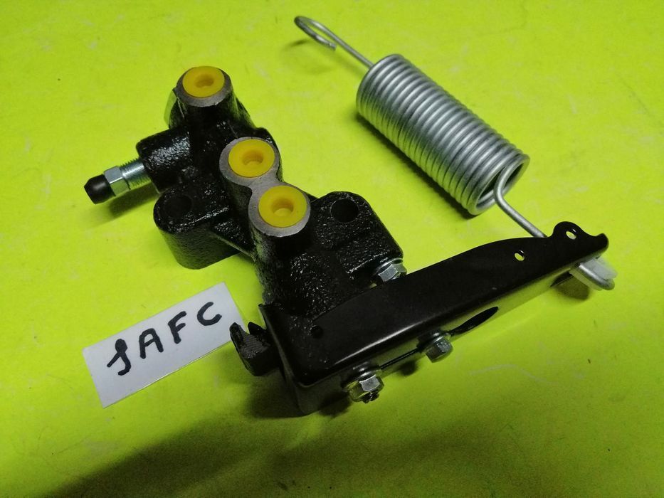 Repartidor / Compensador travão Mitsubishi L200 K14 K34 K64 K74 NOVO