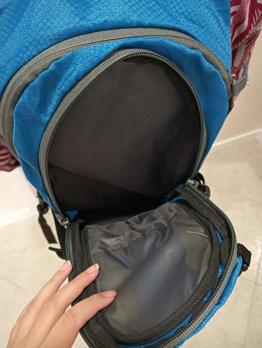 Mochila desportiva compacta ciclismo / trail – leve, estável e visível