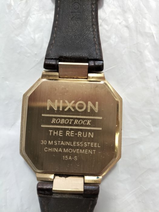 Vendo relógio usado