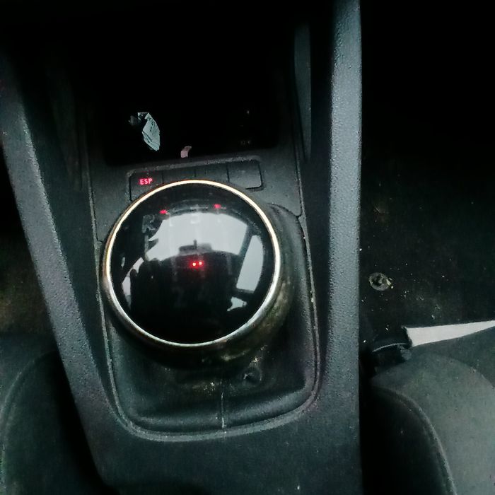 Volkswagen Golf 5 • 2005 рік • 1.6 бензин • 6-ступка • Розбір на запча