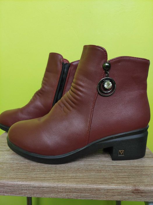 Ботильйони, чобітки жіночі 36 розмір