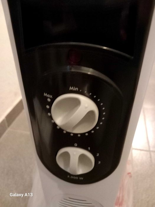Aquecedor a Oleo marca "JATA" A-260