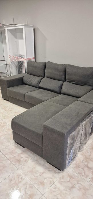 Sofá com chaise longue