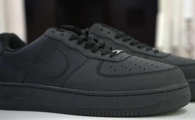 Nike Air Force 1 07 czarny rozmiar 36