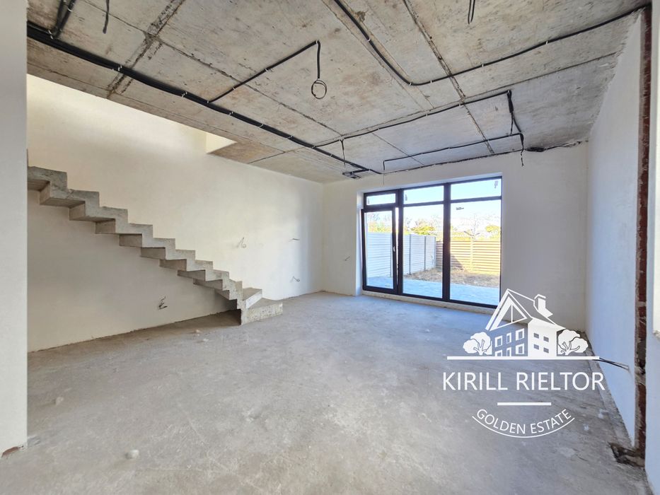 Продается современный дуплекс рядом с озером в городке "Золотые Ключи"