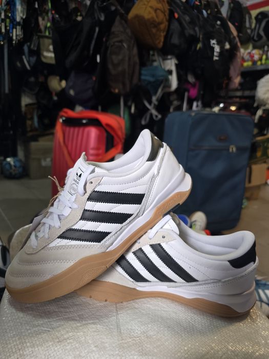 Кросівки adidas Originals Mundial FC
колір білий JH9493