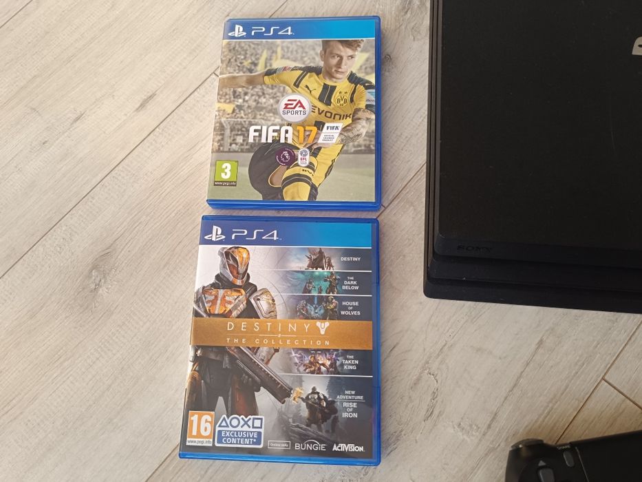 Konsola Ps4 Pro 1tb pad bezprzewodowy 2 gry