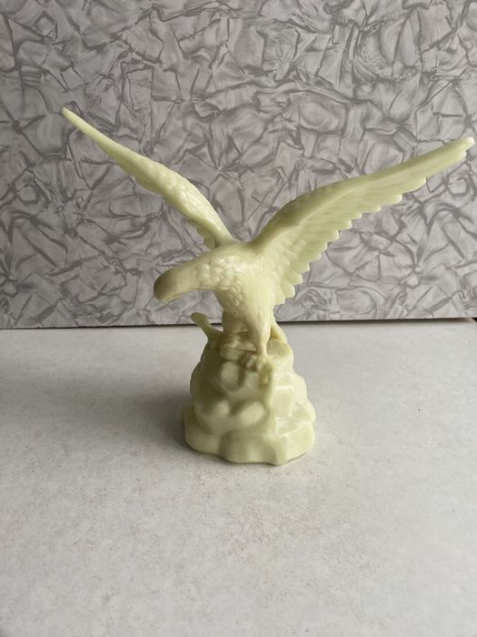 Фосфорный Орел со змеей сувенир ссср