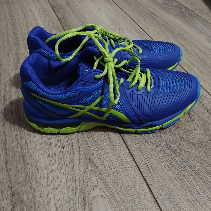 Кросівки. Asics.