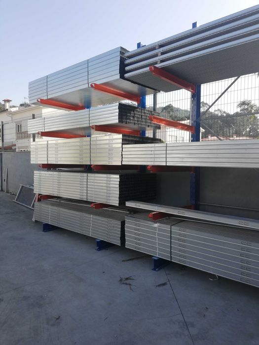 Estantes Prateleiras