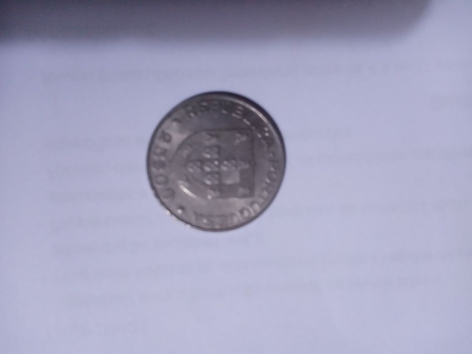 Moedas de escudos, não respondo a msg.