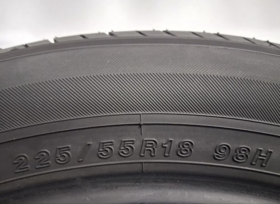 Шини 225/55 r18 Yokohama . Резина комплект