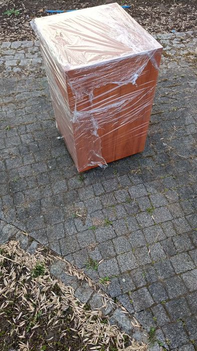 Szafeczka stan bardzo dobry