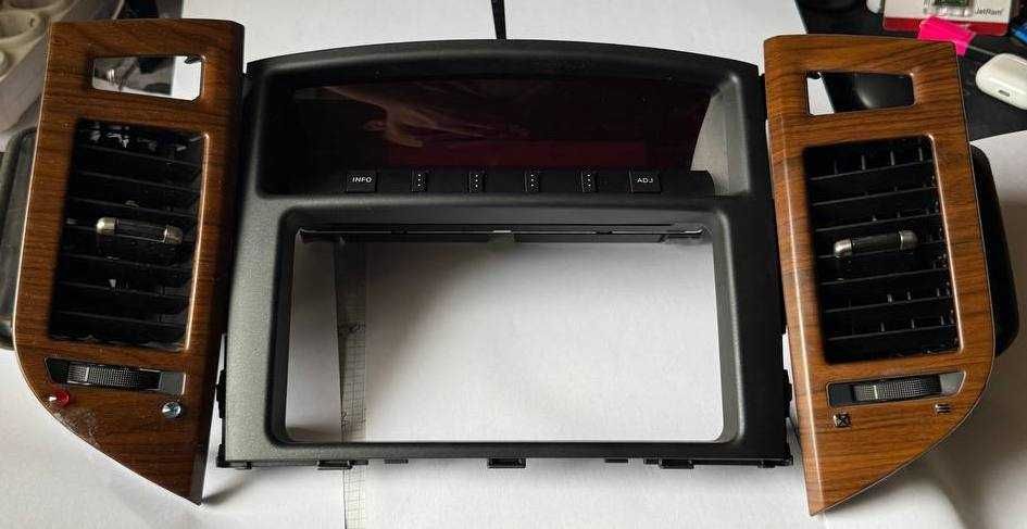 Дисплей информационный Mitsubishi Pajero Wagon 4 3.2 2011год Visteon