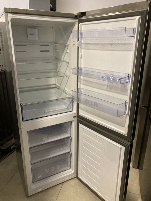 Холодильник No Frost нержавійка 175 см Beko