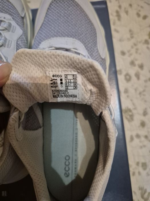 Кросівки жіночі ,нові.ECCO.