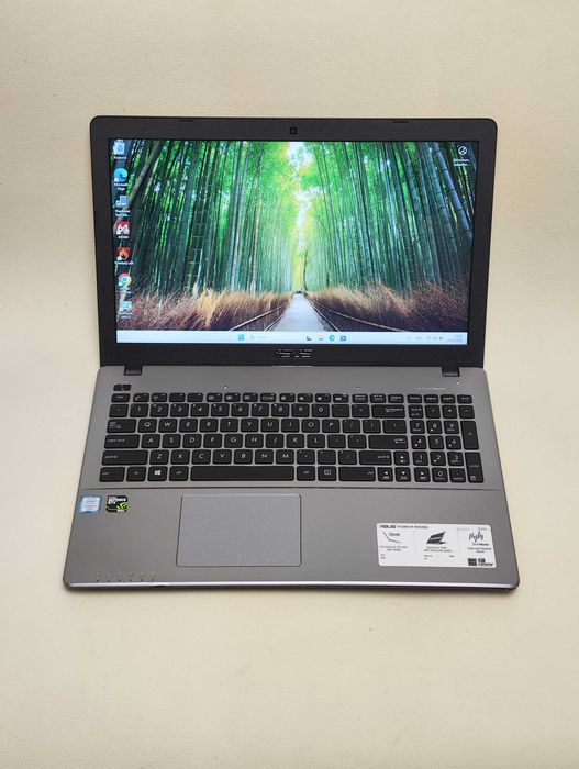 Ноутбук Asus X550VX 15,6 i7-6700HQ/16Gb/SSD/NvidiaM620/GeForce GTX 950M