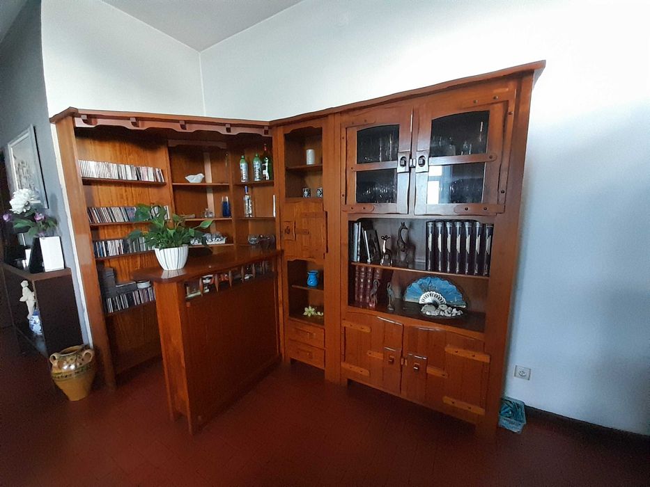 Bar de sala em pinho