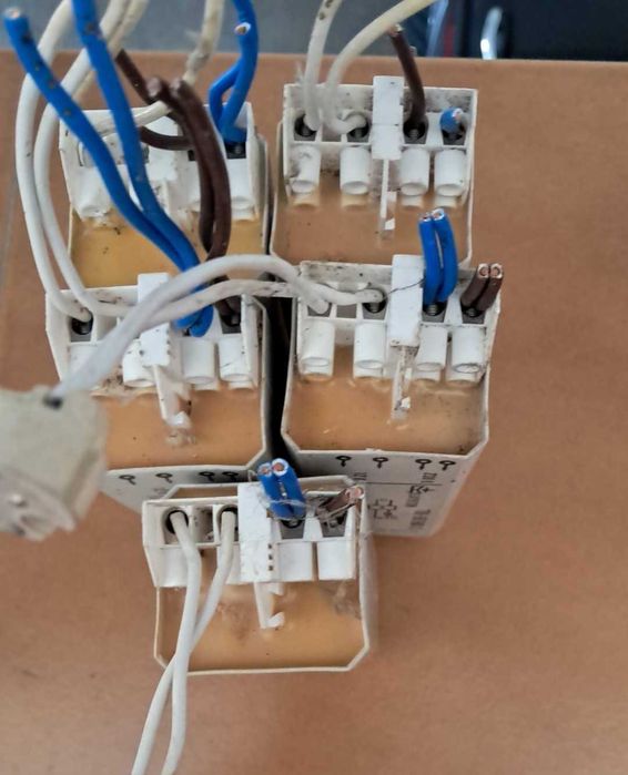 Lote 5 Transformadores 230V – 12V lâmpadas halogéneas