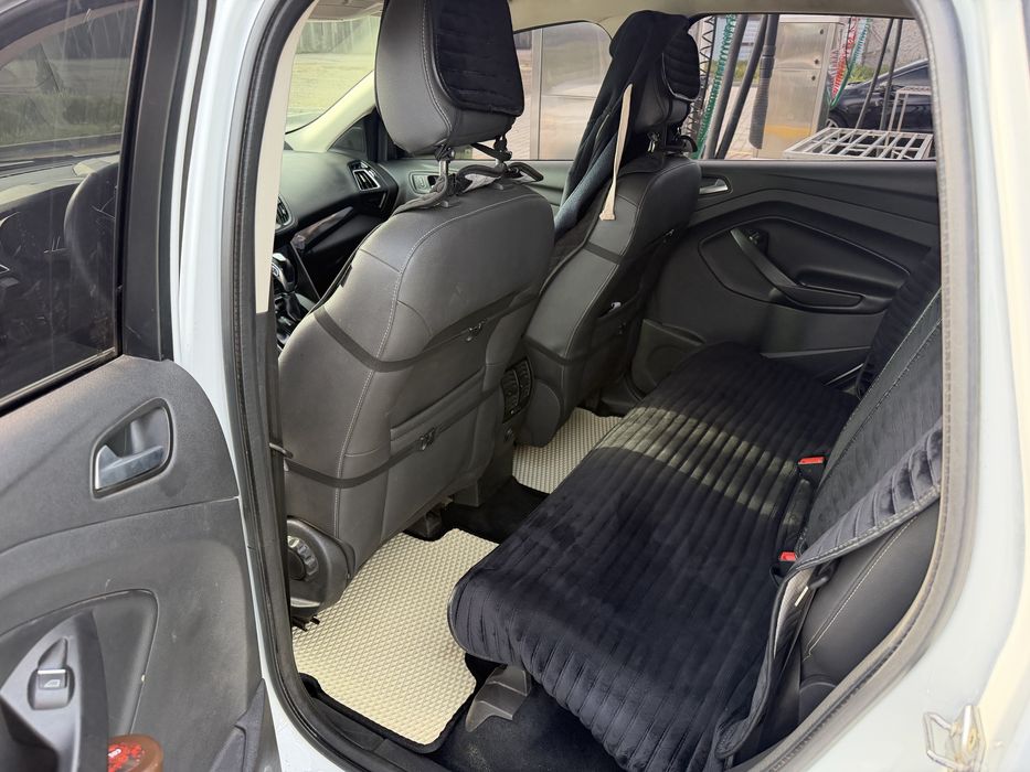 ford kuga паркетник