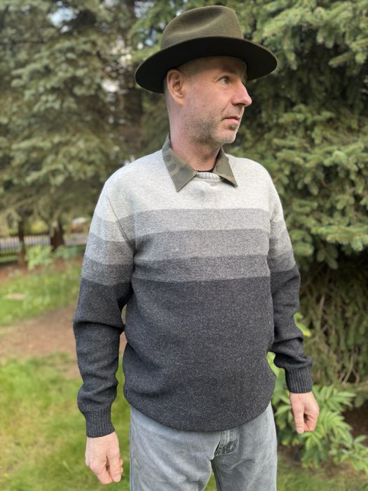 Sweter męski wełniany w kolorze szarości 2XL nowy