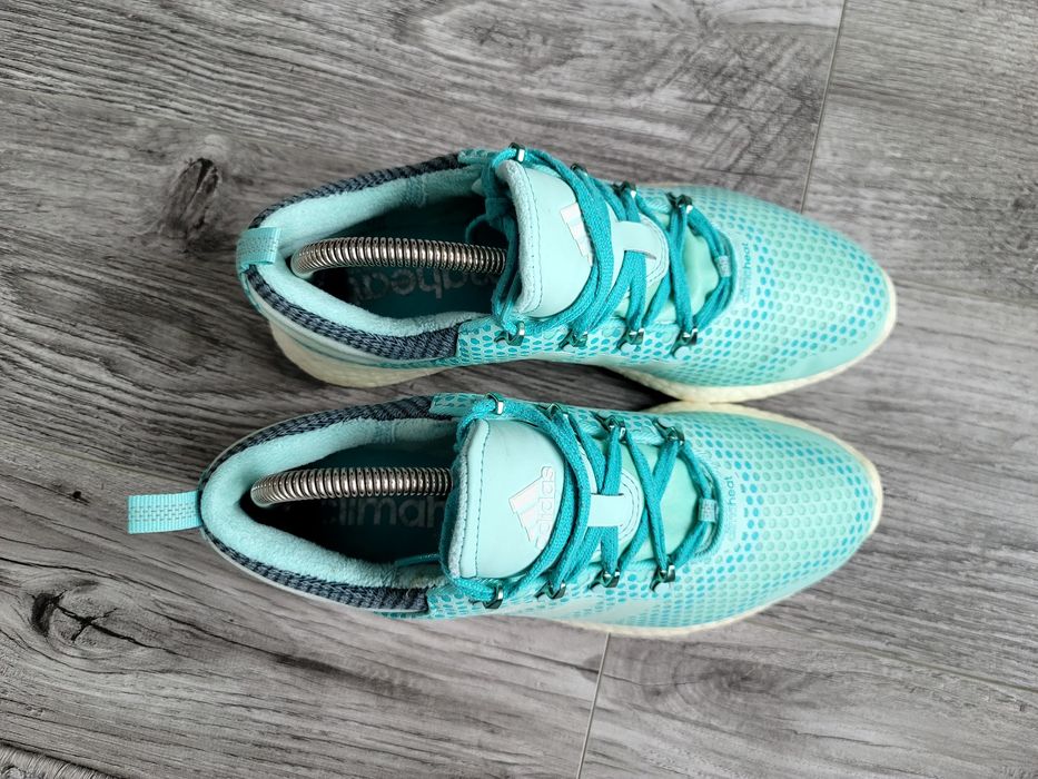 Продам фірмові кросівки Adidas rokcet boost