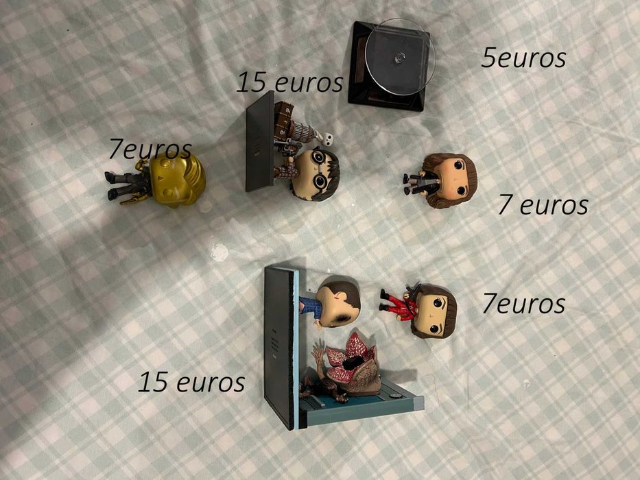 pop figures variados