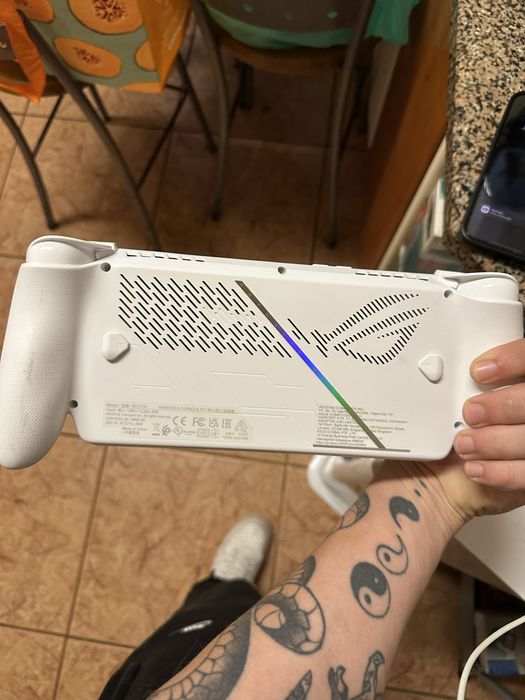 Rog ally 2025 praticamente nova